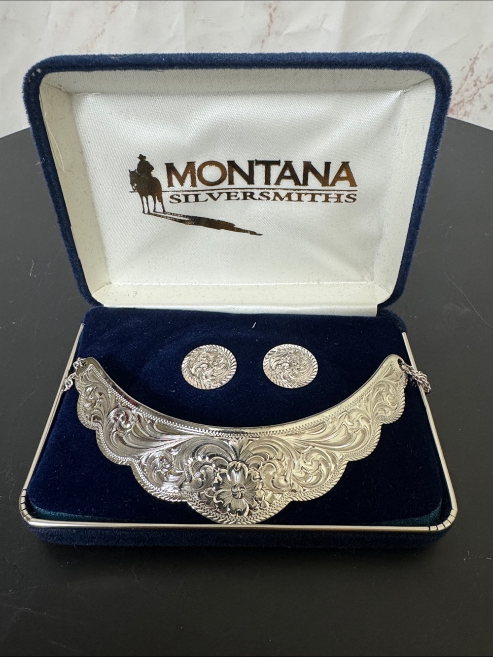 Montana Silversmiths Engraved Western Collar Necklace Earrings Set